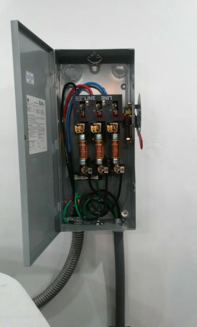 Three-phase disconnect switch installed for Smoke Detector Installation in La Villa